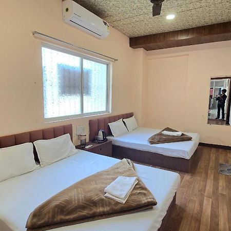 Hotel Maheshwari Green'S 우자인 외부 사진