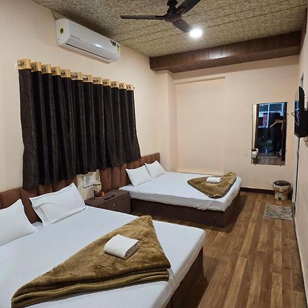 Hotel Maheshwari Green'S 우자인 외부 사진
