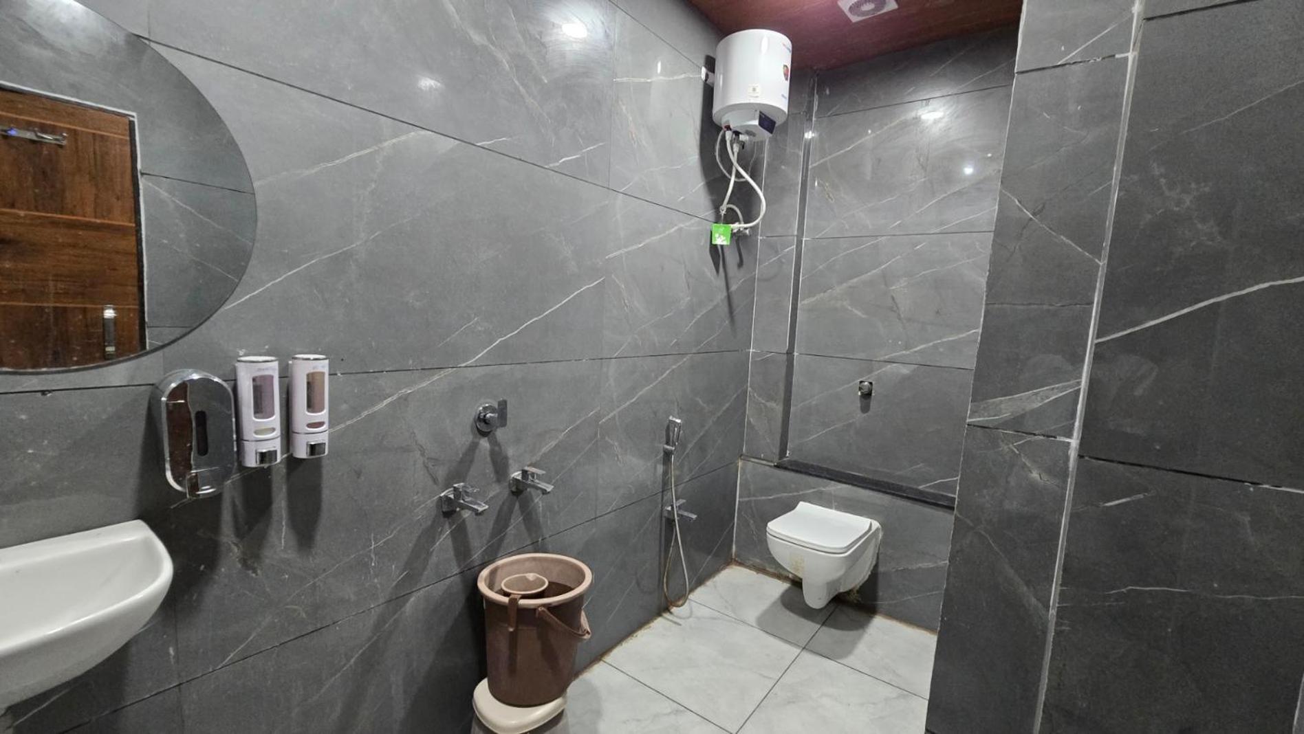 Hotel Maheshwari Green'S 우자인 외부 사진