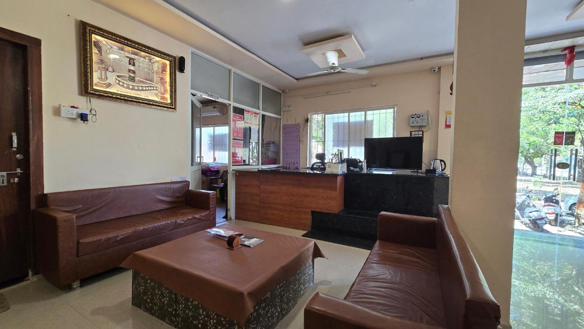 Hotel Maheshwari Green'S 우자인 외부 사진