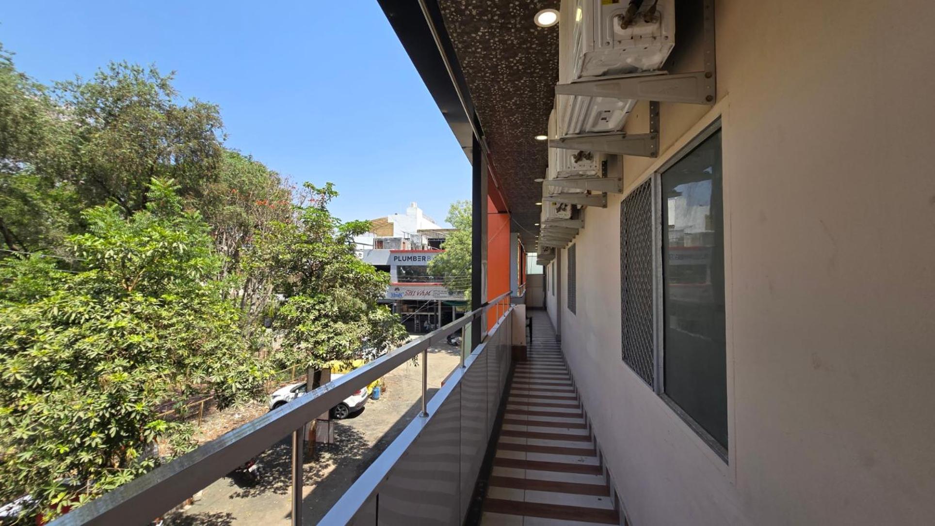 Hotel Maheshwari Green'S 우자인 외부 사진